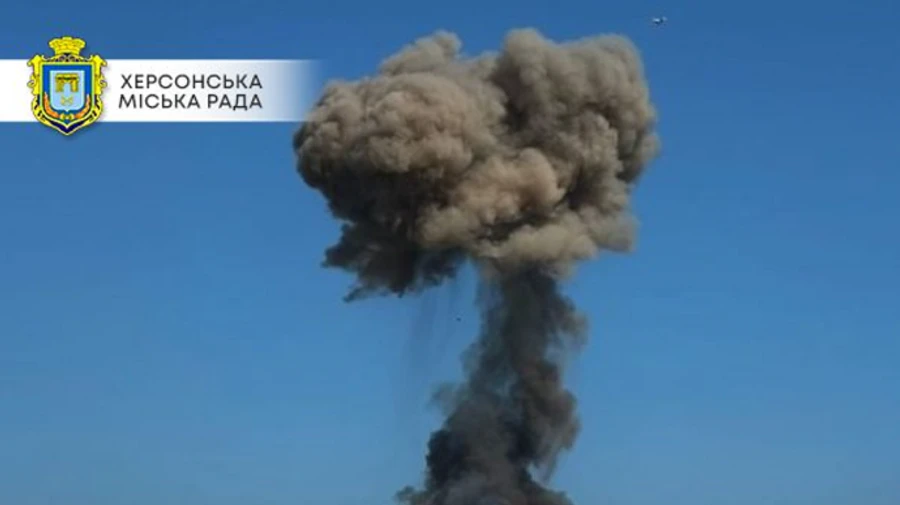 Russia attacks Kherson 17 times on 24 November, damaging invincibility centre and killing civilian