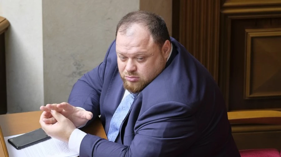 У Раду внесли закон, який дозволить чиновникам приховувати позашлюбних дітей