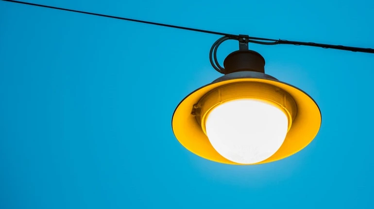 Из-за сбоев в энергоснабжении в Киеве могут днем светиться фонари