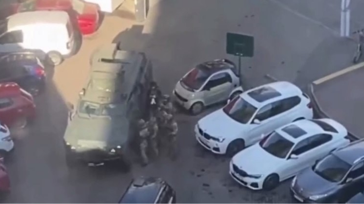 У Києві невідомий стріляв по людях, є загиблі й поранені