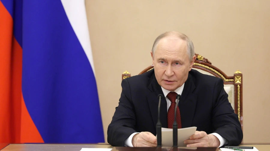 Путин признал проблему с топливом в России: уже ввели запрет на экспорт бензина, на очереди – дизель