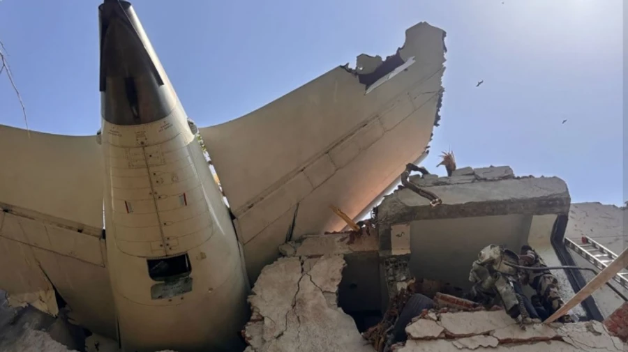 Поліція заявила, що в авіатрощі Boeing 787 в Індії ніхто не вижив