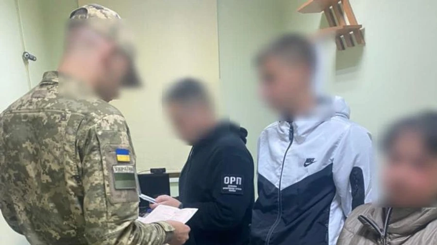 На границе с Польшей остановили фиктивную супружескую пару, которая хотела выехать