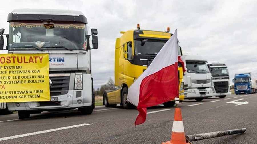 One of key demands of hauliers blocking Ukrainian-Polish border deemed legally impossible, says European Commission