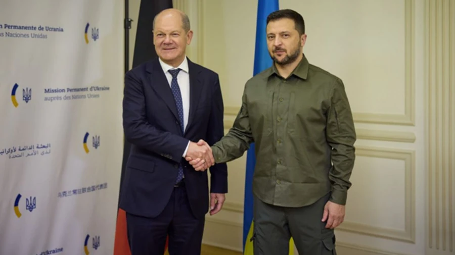 Зеленський зустрівся із Шольцом