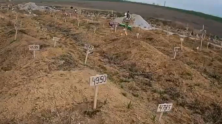 В окупованому Маріуполі з'явився великий сектор свіжих поховань