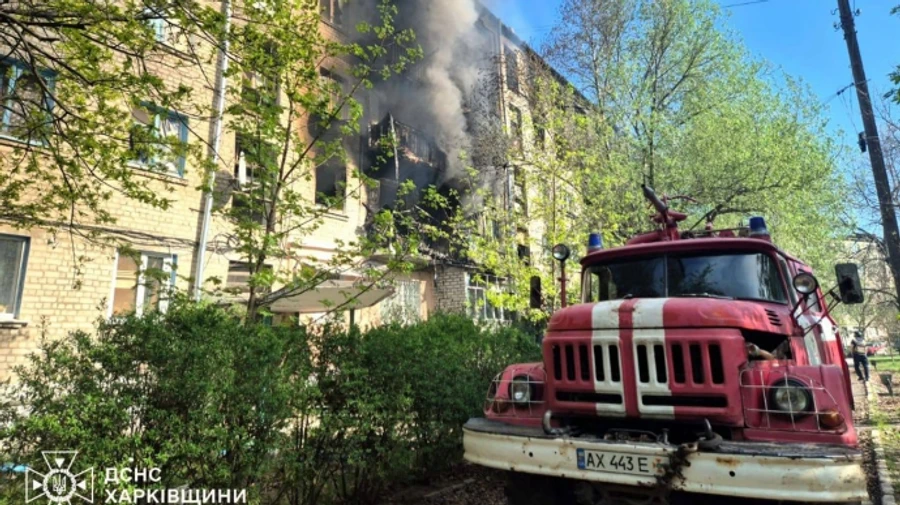 Russians attack Kharkiv and Dnipropetrovsk oblasts: apartments and food processing plant on fire – photos