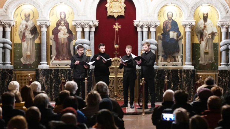 Коли слухаєш барокову музику – здається, що летиш: у Кирилівській церкві заспівали одразу два хори