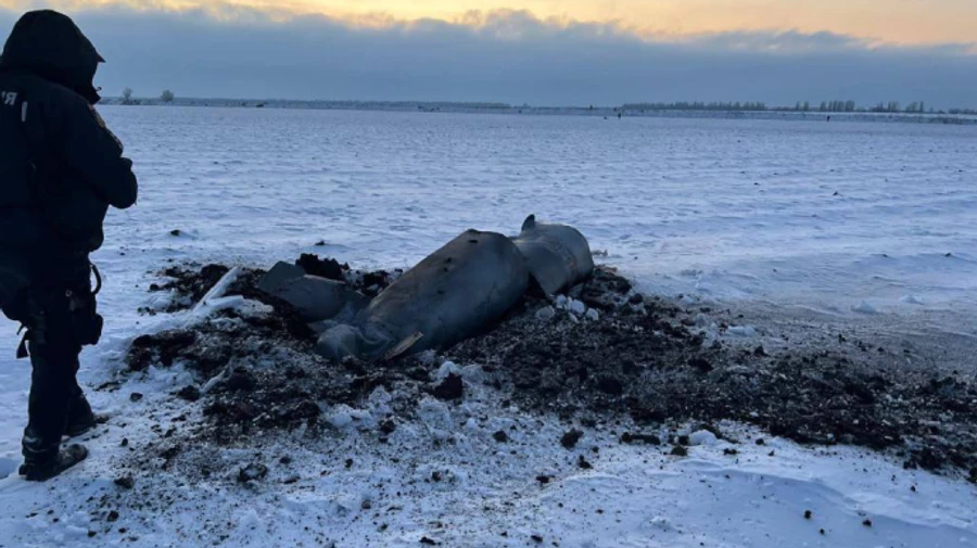 Поліція показала рештки збитої ракети в полях Київщини