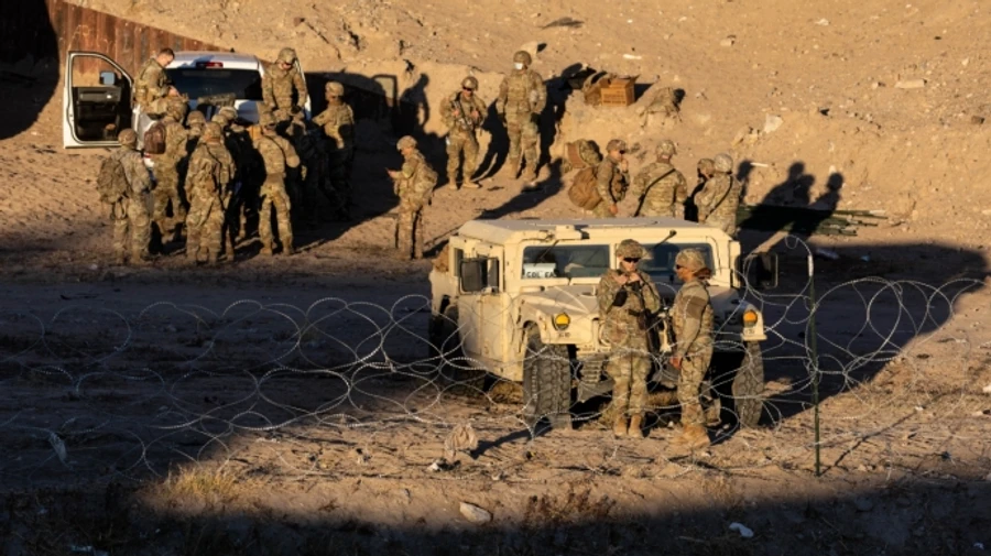 Трамп передає під контроль військових територію біля кордону з Мексикою