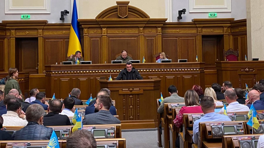 Рада продлила военное положение до конца лета