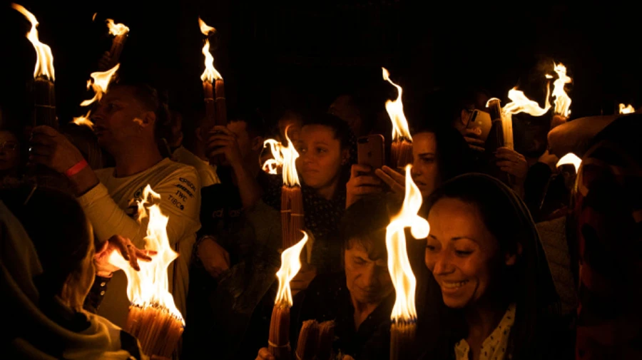 В Єрусалимі зійшов Благодатний вогонь