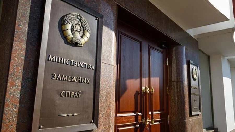 Білорусь заявила про напад на своє посольство у Лондоні