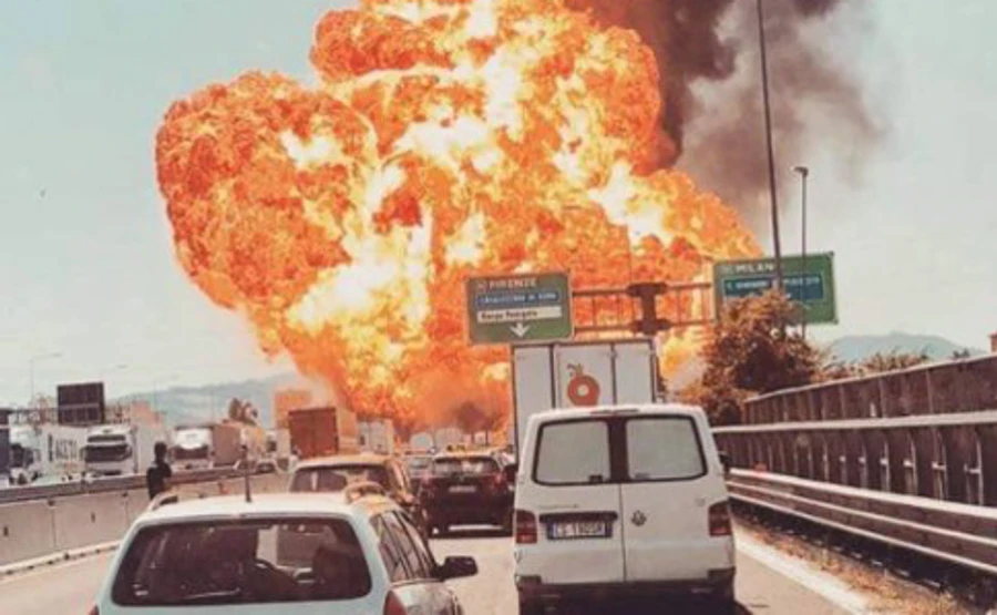 Взрывы в Болонье: число пострадавших превысило 60, по меньшей мере двое погибших