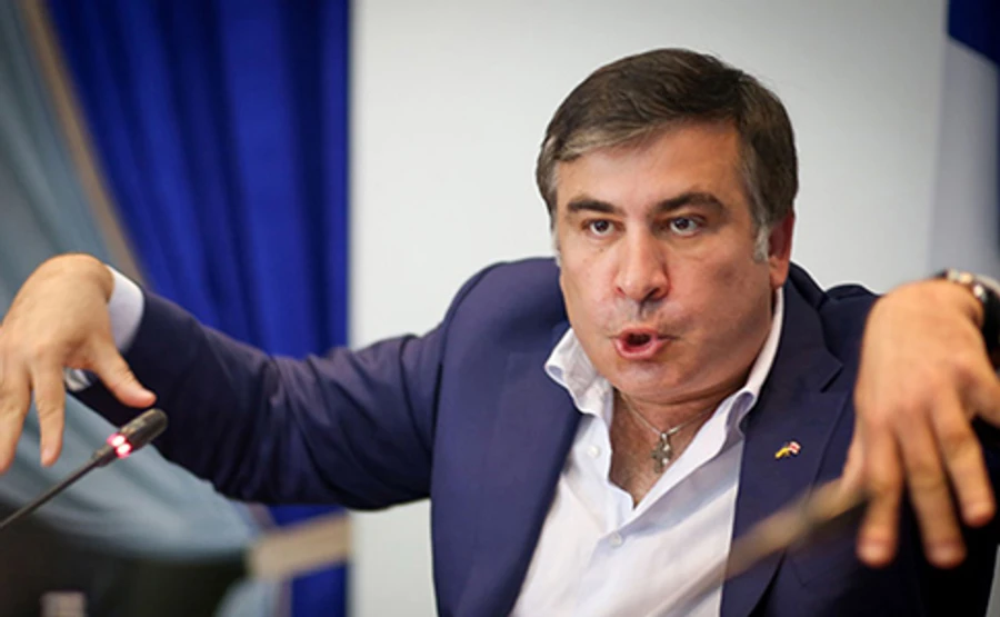 Саакашвілі: З України мене видворяла особиста охорона Порошенка
