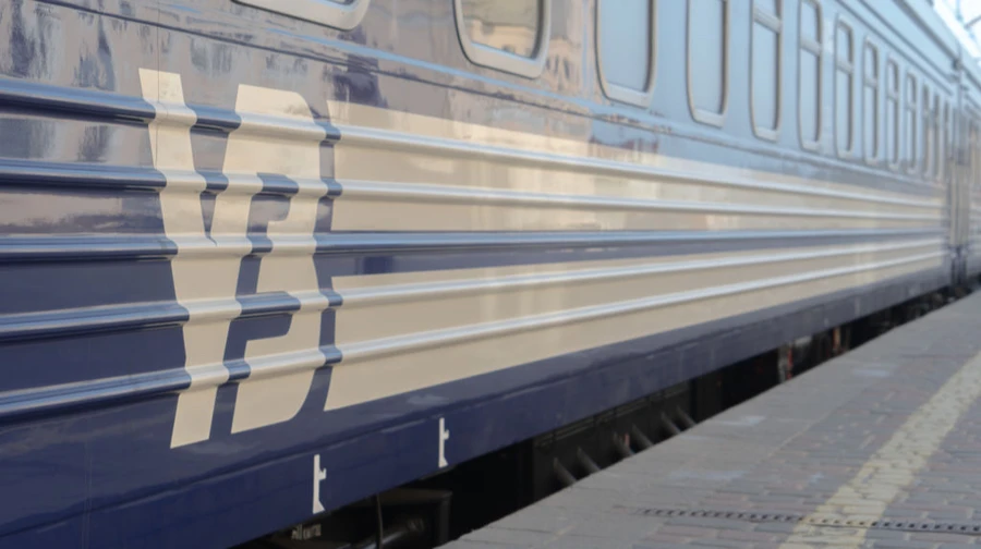 Hundreds of train passengers evacuated after Russian attacks on Ukrainian railways