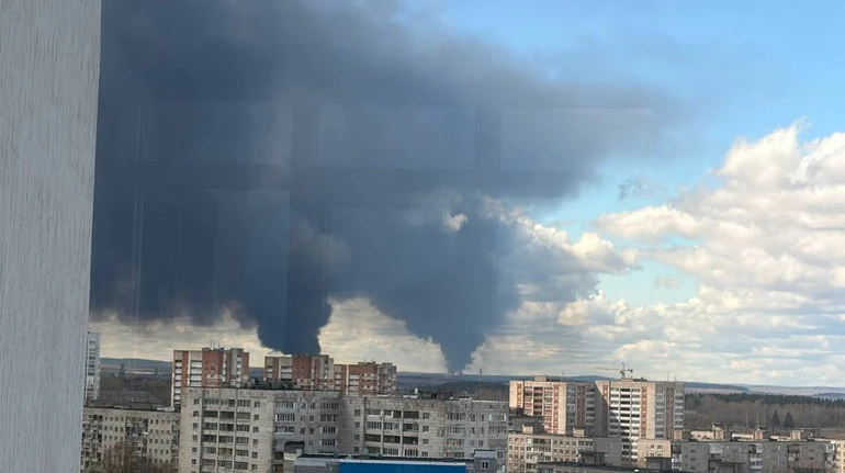 СБУ знову вразили НПЗ та нафтоперекачувальну станцію в російській Пермі