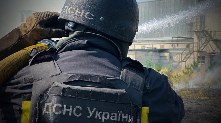 Дроны РФ атаковали Чернигов: есть попадания в предприятие, бушевал пожар, 2 пострадавших