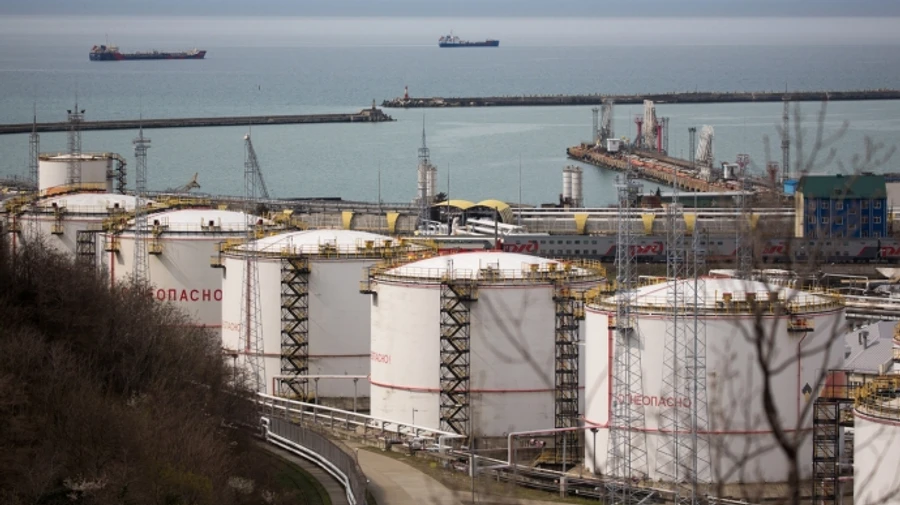 Russia increases fuel imports from Belarus due to risk of shortage after attacks on refineries