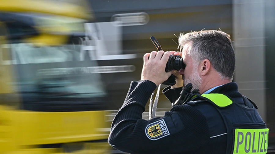 Німеччина повертає контроль на кордонах з Польщею, Чехією і Швейцарією