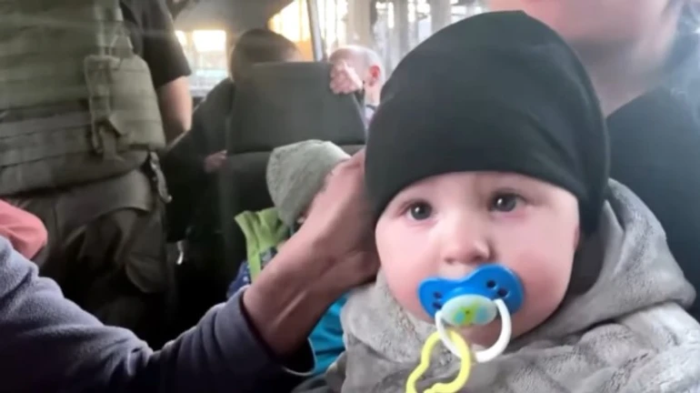 Video of evacuation of civilians from besieged Azovstal plant