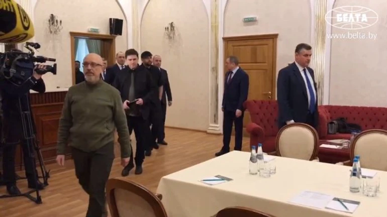 У вихідні буде третій раунд переговорів України й РФ – Шольц після розмови з Путіним