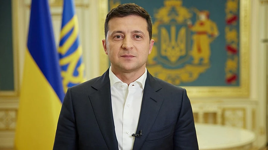 Где санитары и когда закончится цирк – украинцы пишут вопросы к Зеленскому