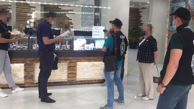 СБУ прикрила піраміду B2B jewelry: 600 тисяч громадян вклали туди близько $250 млн