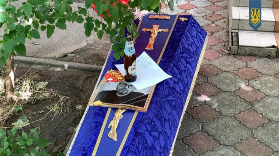 Нацкорпус принес под офис Партии Шария гроб