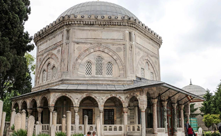 З усипальниці Роксолани у Туреччині вилучили дані про її російське походження