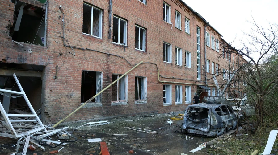 Russians attack businesses in Khmelnytskyi Oblast, house damaged and several injured – video