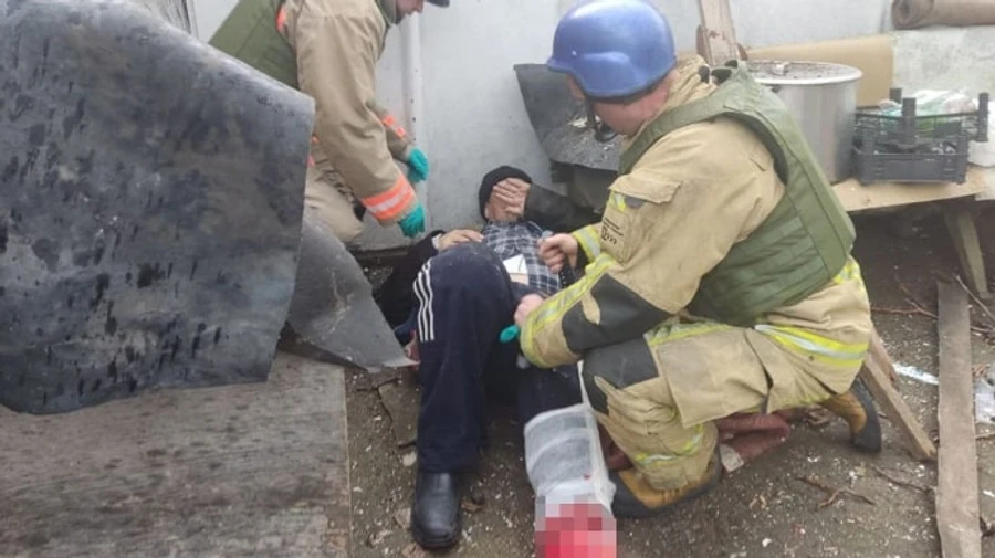 Russians attack Nikopol in the morning, injuring civilians