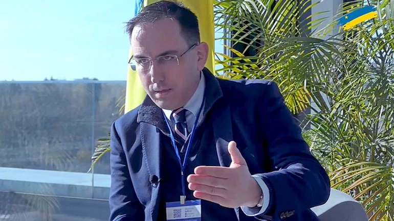 Ваша победа - это возвращение границ 1991 года. О других деталях вы должны договориться с РФ