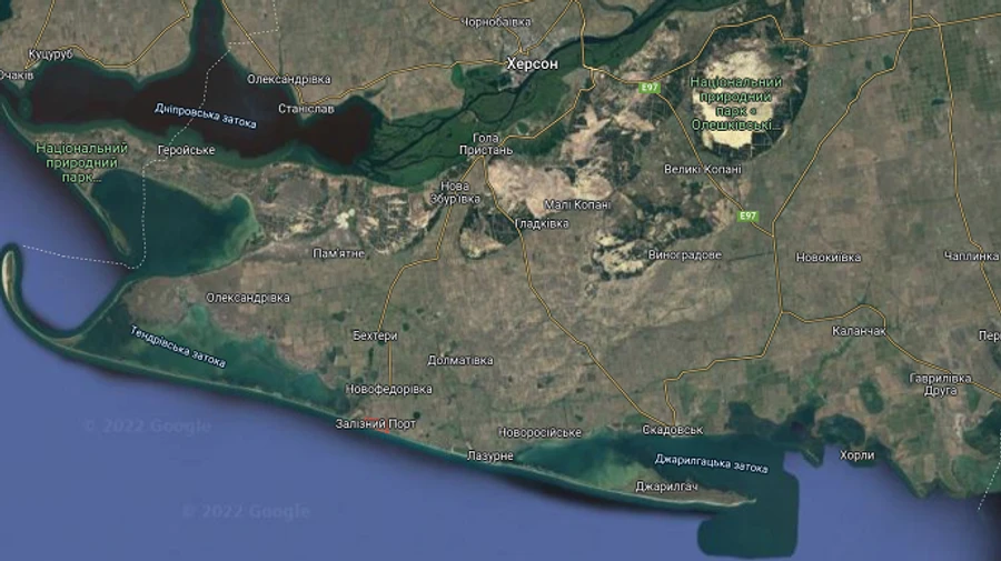 Russian occupiers evacuate their personnel from Zaliznyi Port, Kherson Oblast