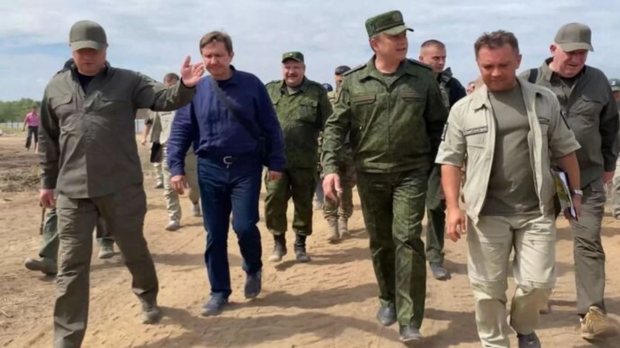 Оккупированный Мариуполь проинспектировал заместитель министра обороны РФ – советник мэра