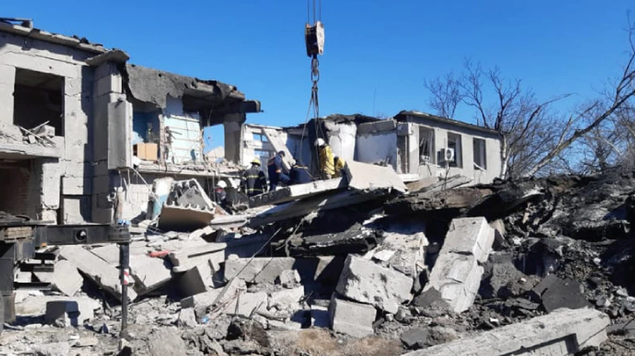 До 7 зросла кількість загиблих від авіаудару РФ по школі на Миколаївщині