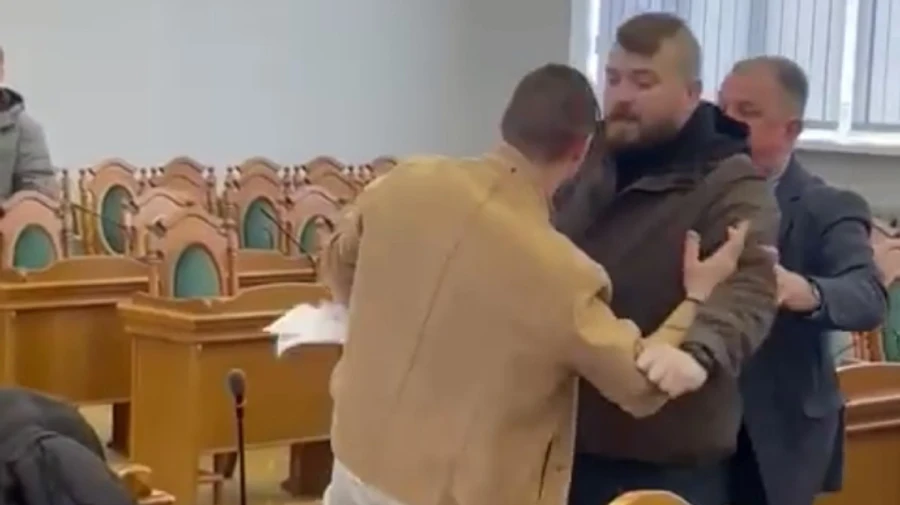 Во Львовском райсовете подрались депутаты: один из них олимпийский призер по карате