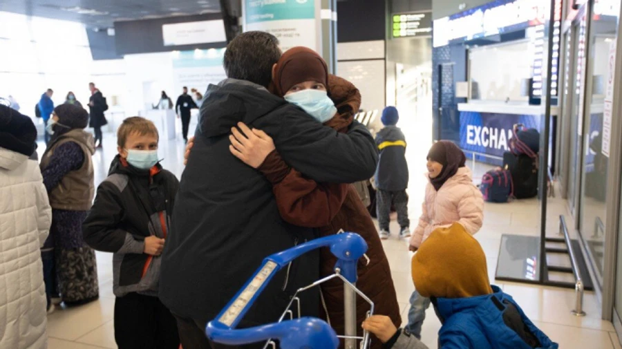 Из сирийского лагеря в Киев эвакуировали 14 граждан Украины