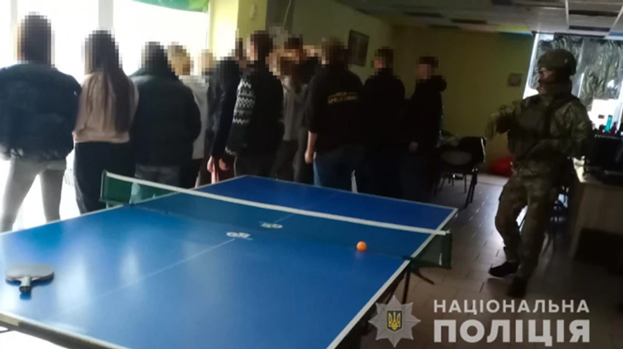 В Днепре накрыли сеть коллекторских колл-центров: «выбивали» по $500 тысяч в месяц