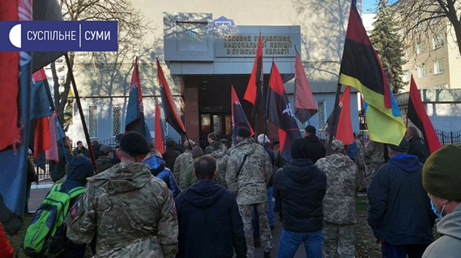 В Сумах произошло столкновение между Правым сектором и журналистами канала НАШ