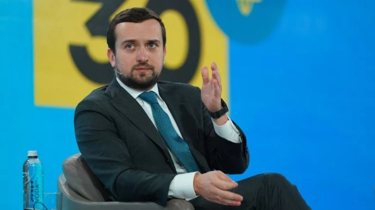 Фирма замглавы ОП заработала на вояжах Зеленского и форуме Украина 30 – СМИ