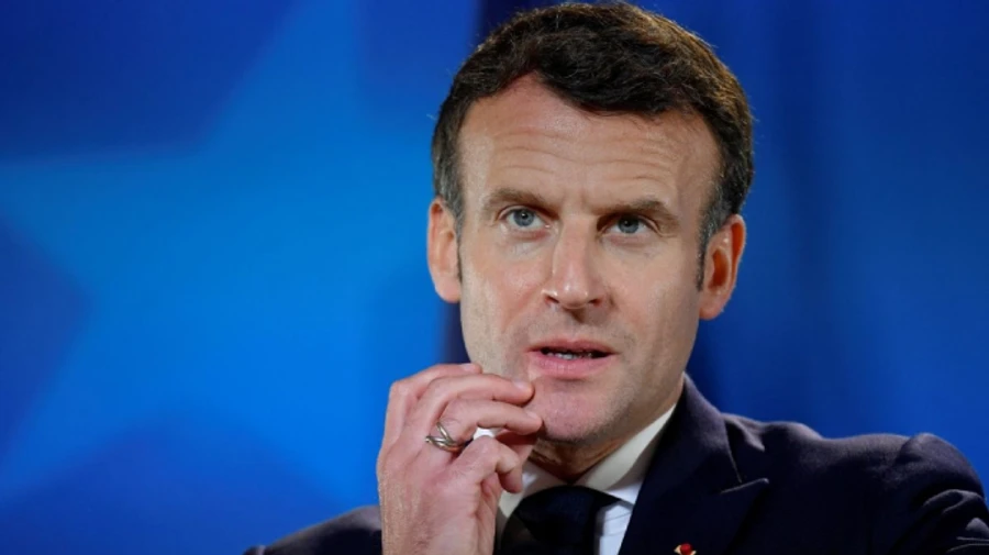 Стали відомі перші деталі про чоловіка, що дав ляпаса президенту Франції