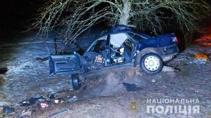 Подростки решили покататься на авто: один погиб, трое в реанимации