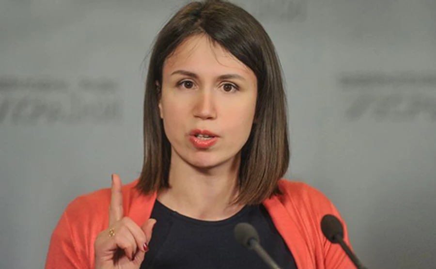Чорновол заявила, що у ДБР їй скрутили ногу відомим прийомом