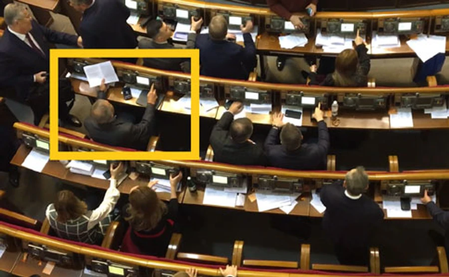 Нардеп з ОПЗЖ встановив рекорд з кнопкодавства 