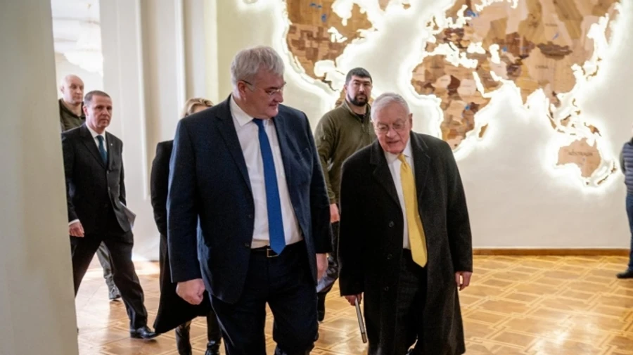 Глава МИД перечислил сигналы, которые послал Келлогу в Киеве