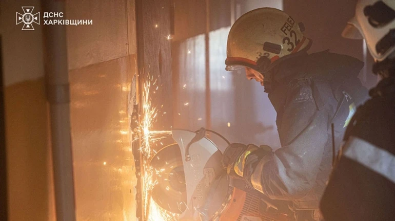 Russian UAVs hit high-rise buildings in Kharkiv: 27 injured, including children – photo, video