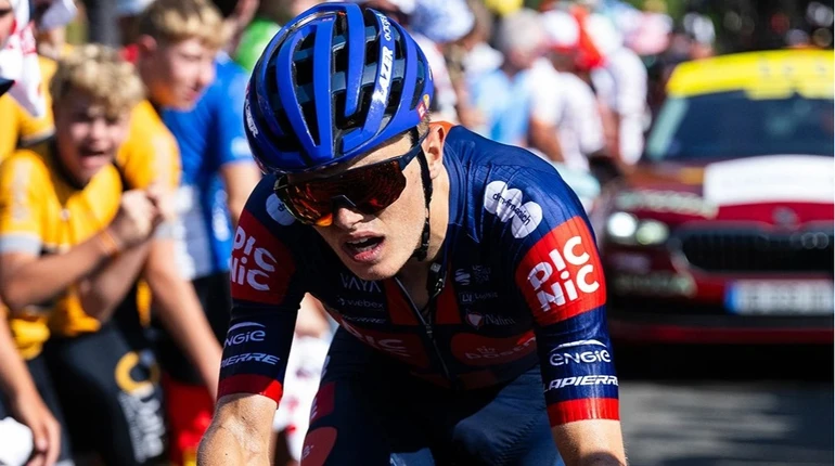 Ineos Grenadiers викупила одного з героїв Тур де Франс-2025