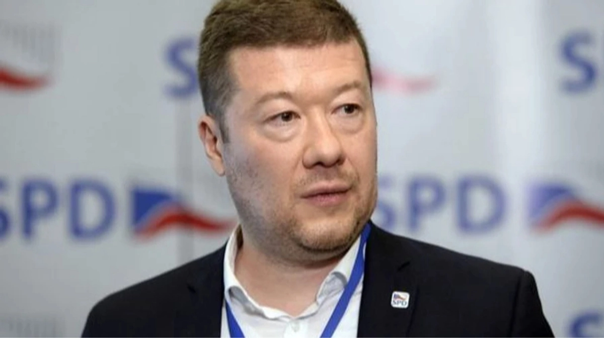 Czech opposition party seeks to block long-term residence option for Ukrainians