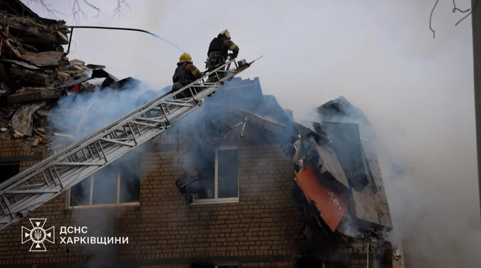 Вбиті вчителька з дитиною та ще одна школярка – деталі удару Росії по Харкову